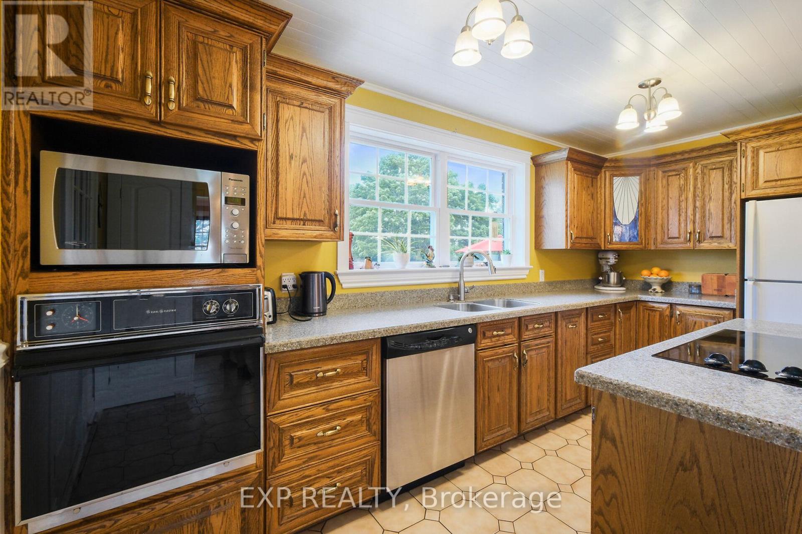 Photo 30 of 183 Hamilton Road, Russell ON