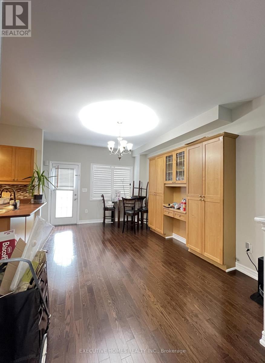 Photo 11 of 3738 Nightstar Drive, Mississauga ON