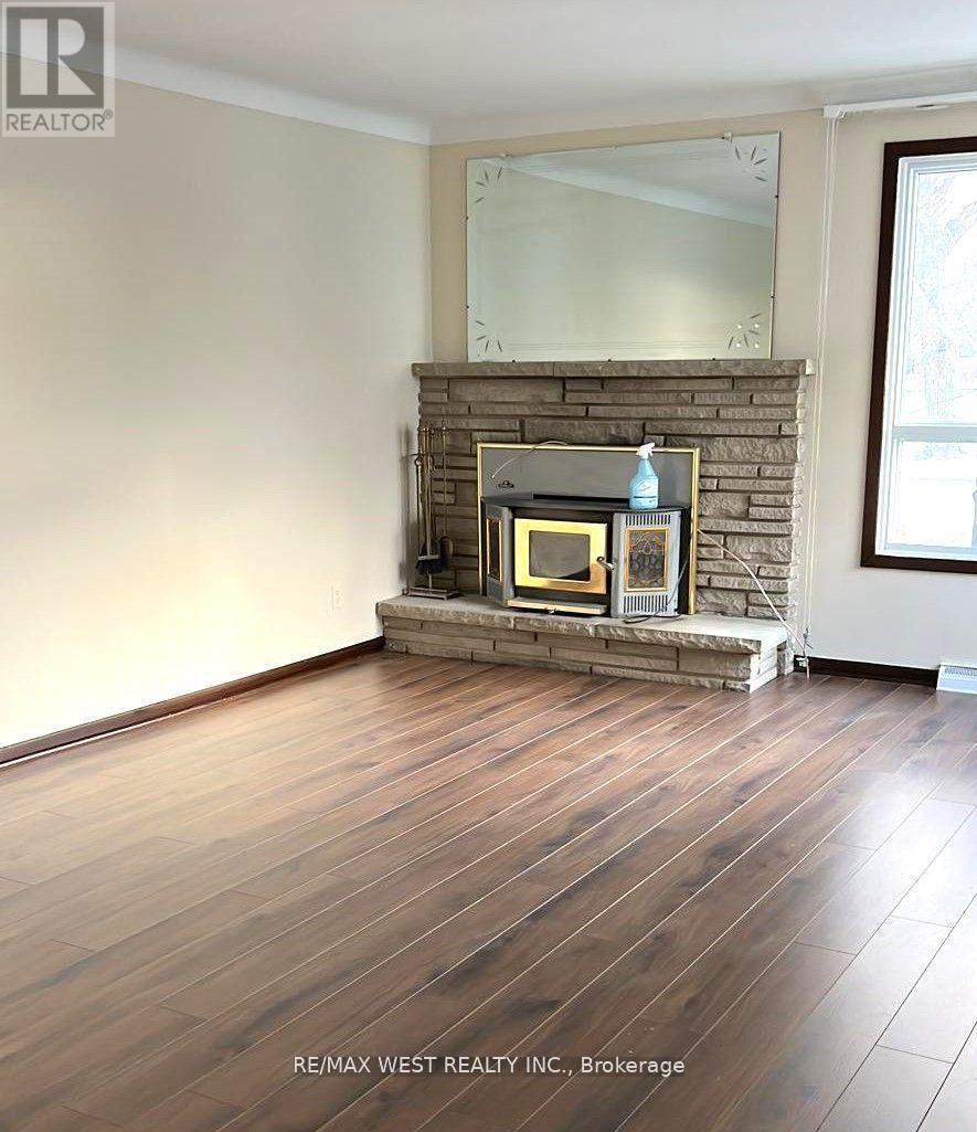 Photo 1 of 6725 Crawford Street, Niagara Falls ON