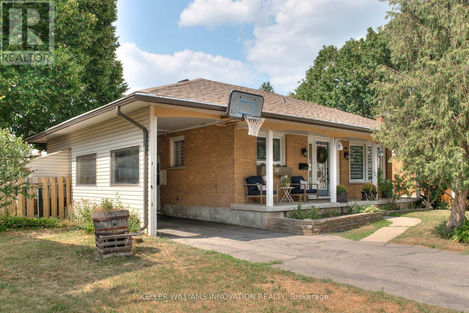 Photo 6 of 38 Fairlawn Road, Kitchener ON