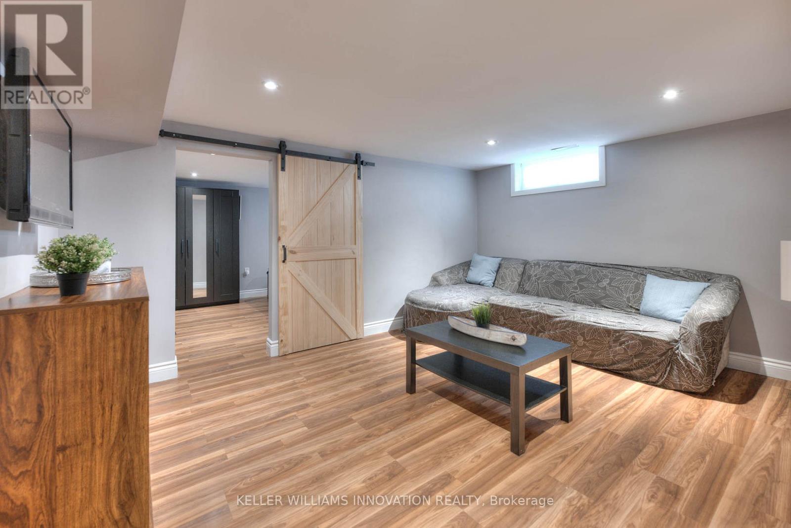 Photo 25 of 38 Fairlawn Road, Kitchener ON