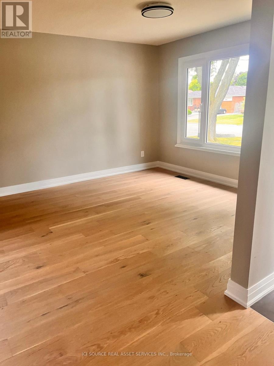 Photo 13 of Main Floor 30 Swanhurst Boulevard, Mississauga ON
