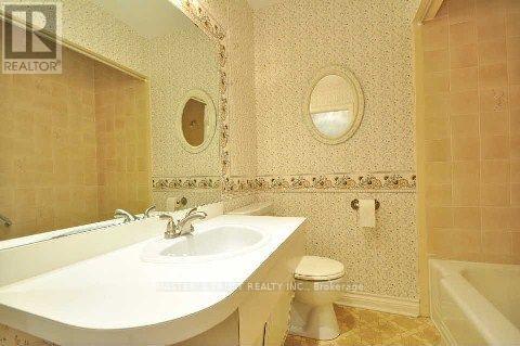 Photo 4 of 328 Hillcrest Avenue E, Toronto ON