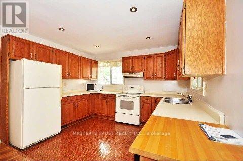 Photo 6 of 328 Hillcrest Avenue E, Toronto ON