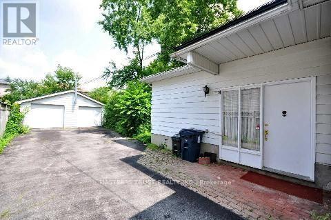 Photo 11 of 328 Hillcrest Avenue E, Toronto ON