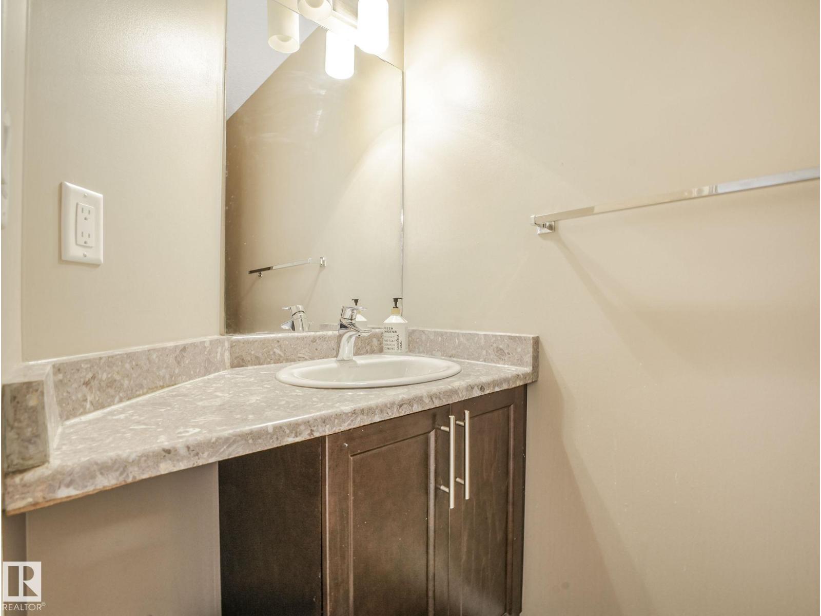 Photo 6 of 14 9350 211 St Nw, Edmonton AB