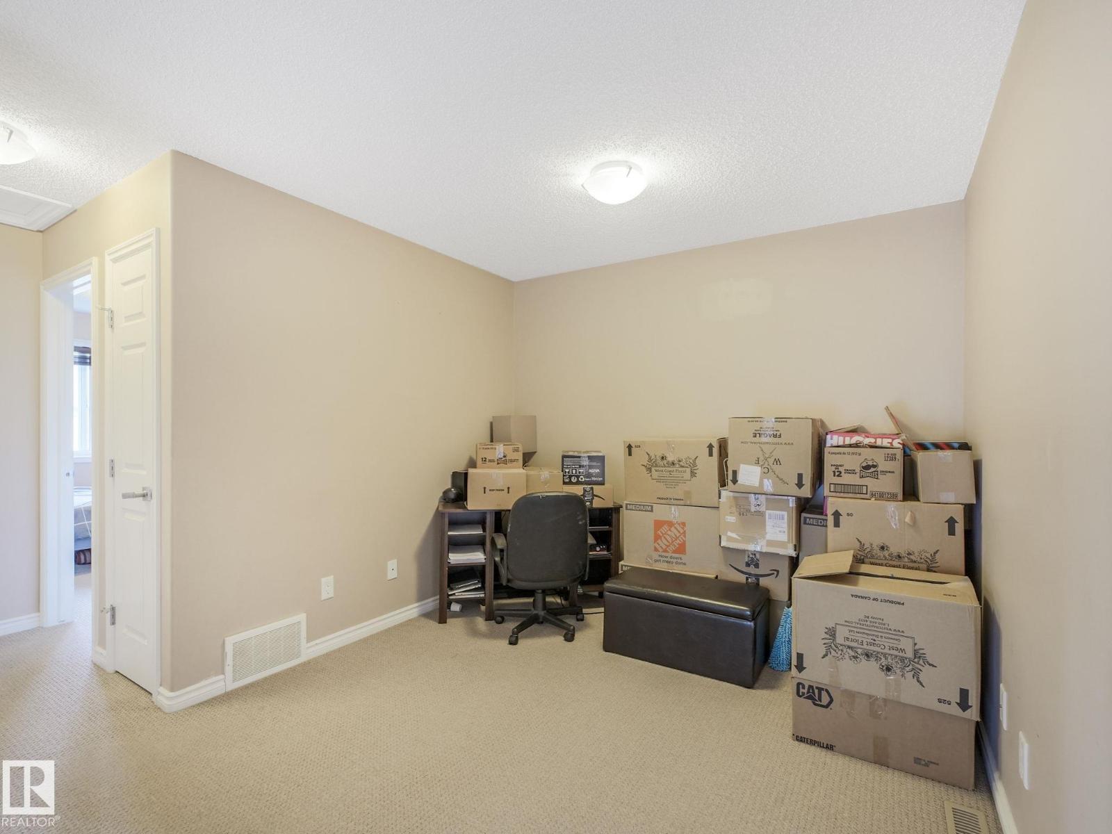 Photo 4 of 14 9350 211 St Nw, Edmonton AB