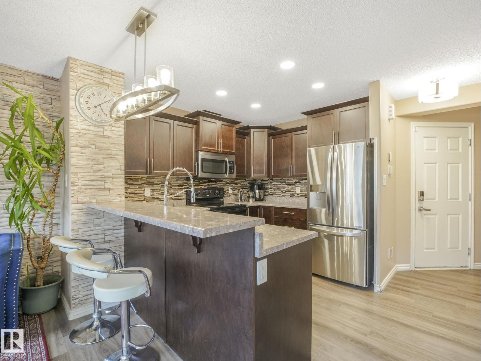 Photo 42 of 14 9350 211 St Nw, Edmonton AB