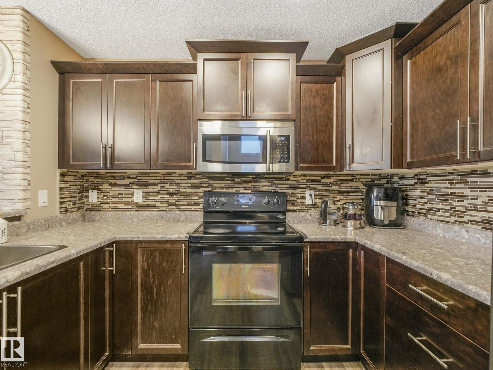 Photo 25 of 14 9350 211 St Nw, Edmonton AB