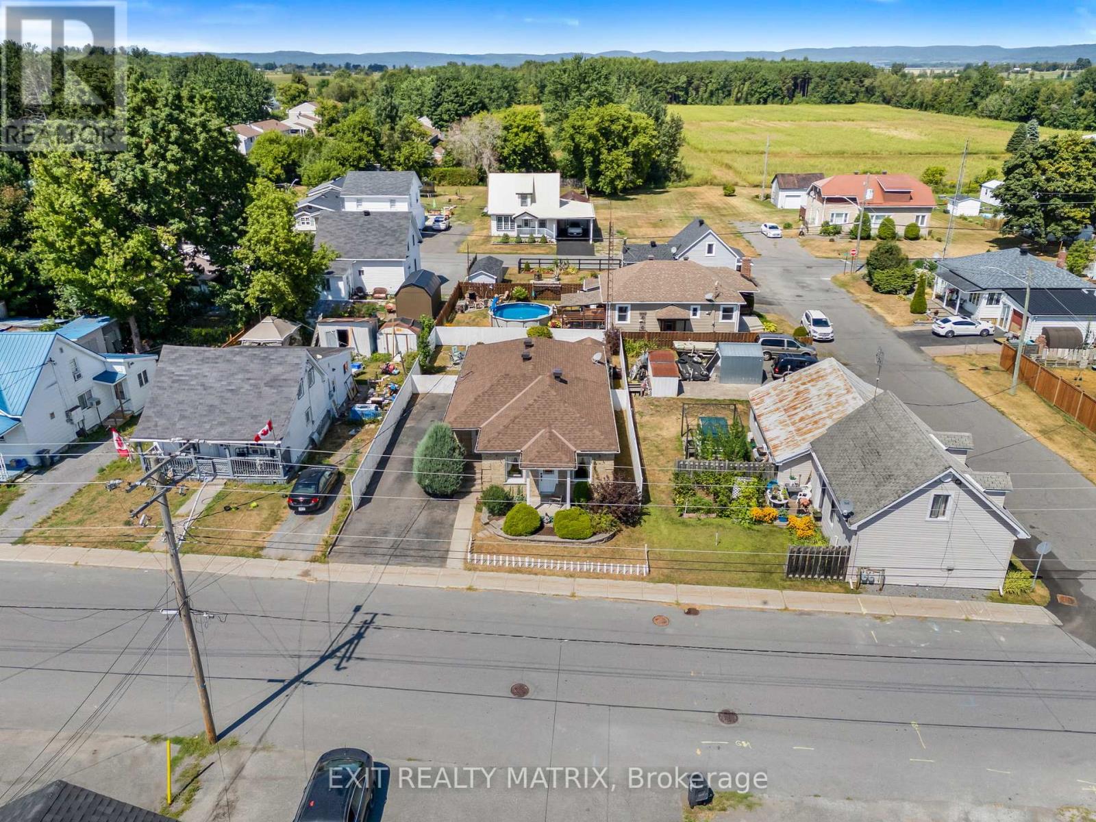 Photo 2 of 366 Telegraph Road, Alfred And Plantagenet ON