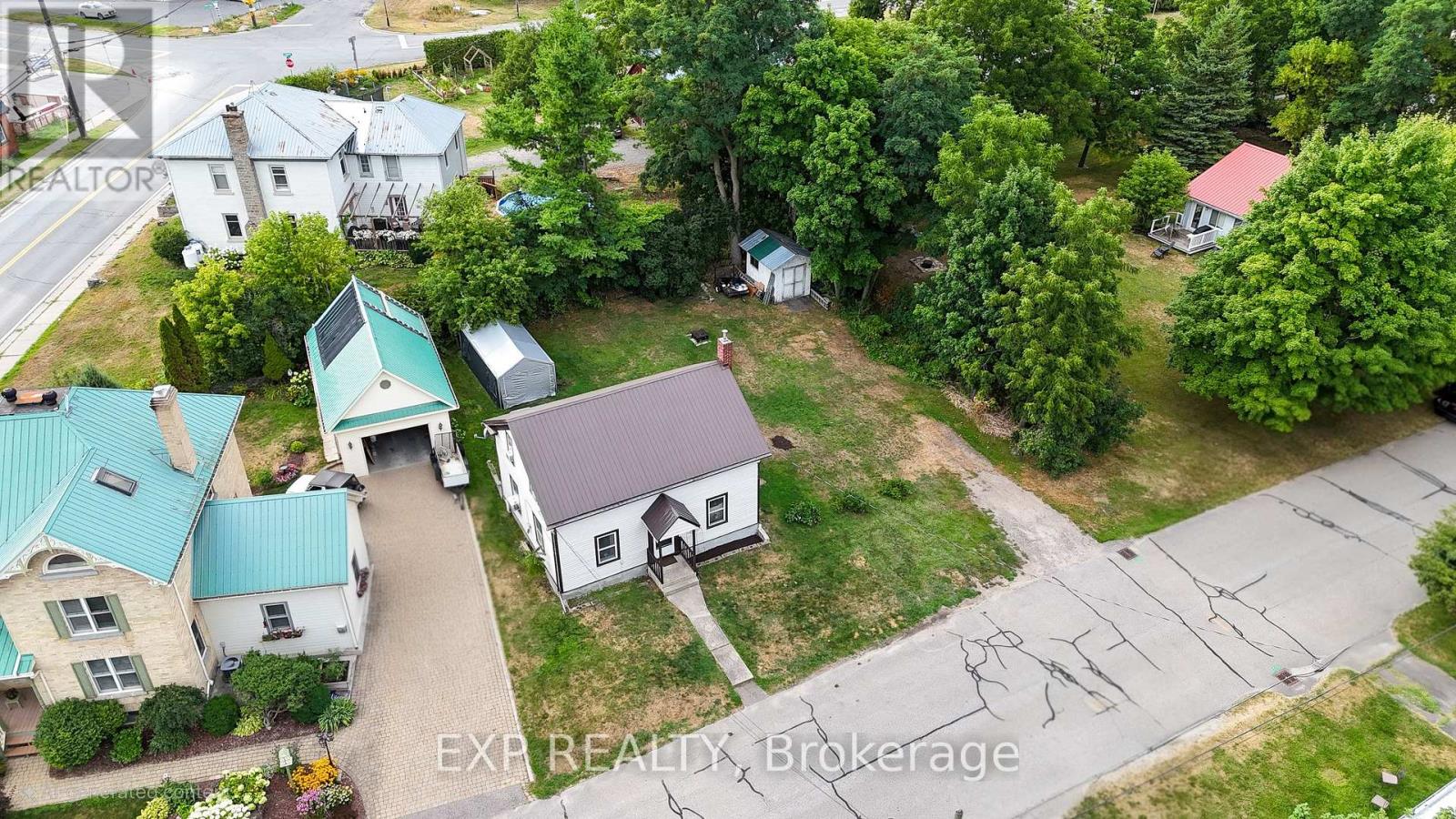 Photo 24 of 105 Rideau Street, Merrickvillewolford ON
