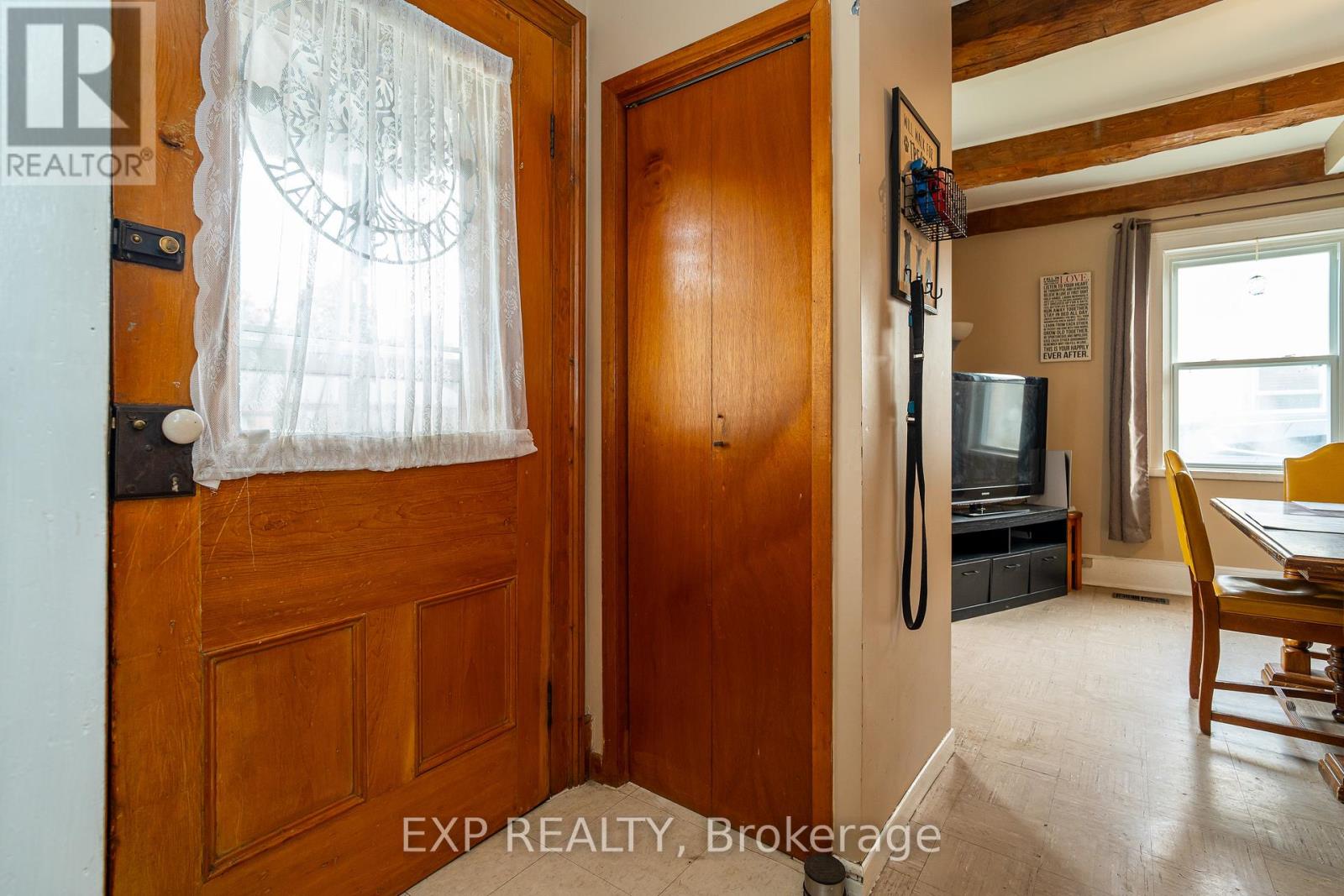 Photo 5 of 105 Rideau Street, Merrickvillewolford ON