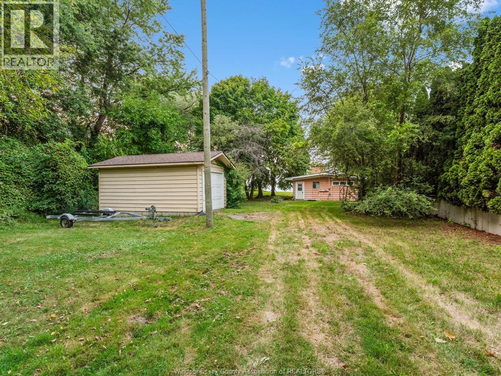 Photo 15 of 932 Albert, Lakeshore ON