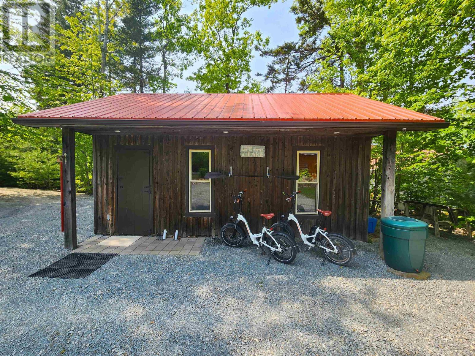 Single Family House 2 Level for Sale in  Kill Dog Cove Road Parkdale 