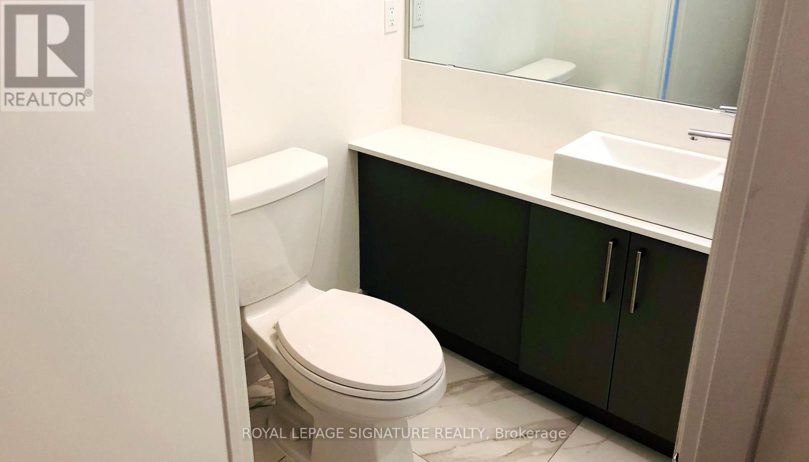 Photo 13 of 1011 E 576 Front Street, Toronto ON