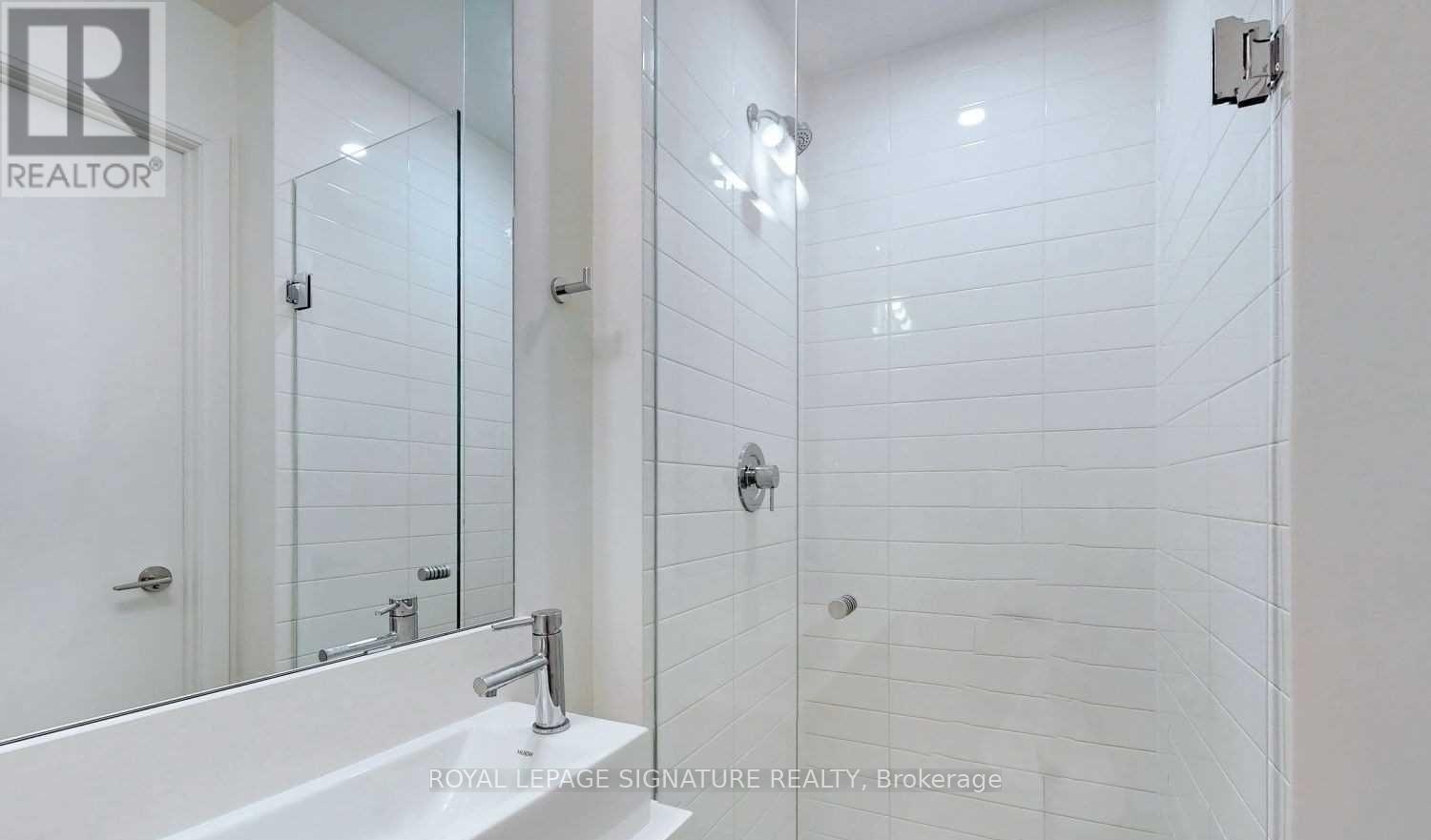 Photo 17 of 1011 E 576 Front Street, Toronto ON