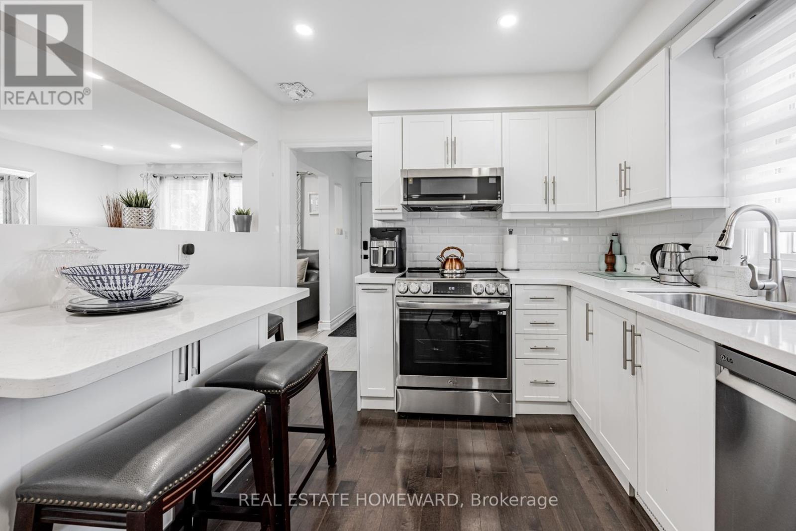 Photo 11 of 259 Windsor Street, Oshawa ON