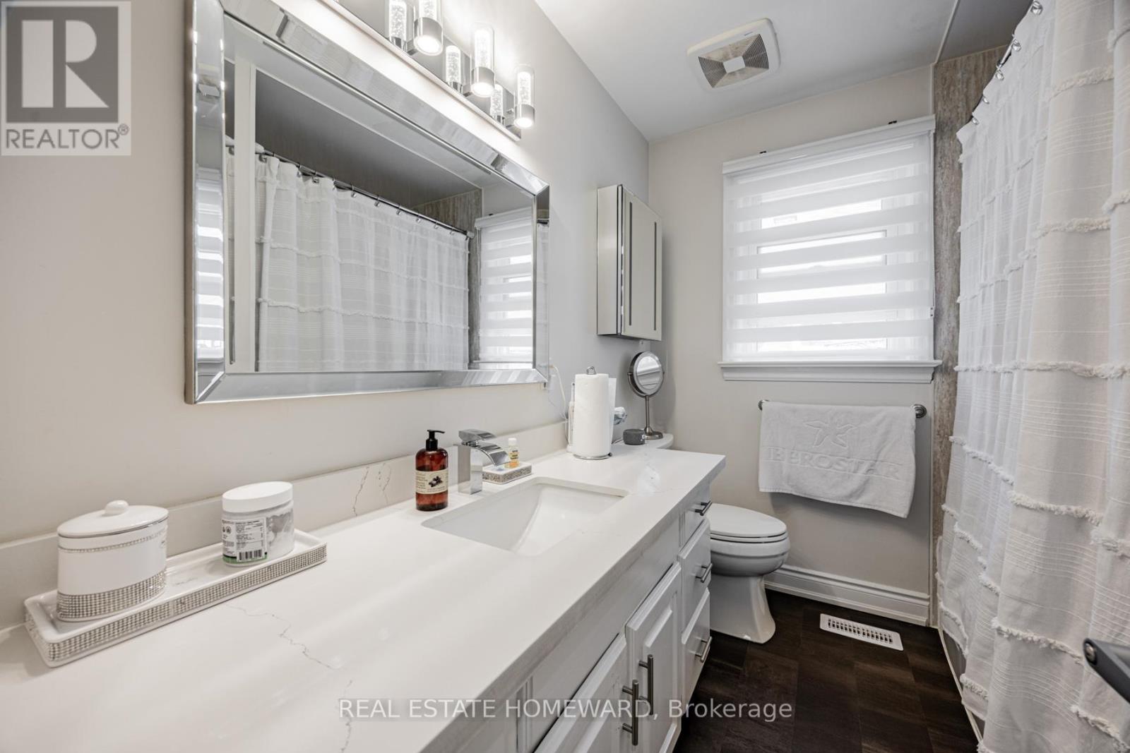 Photo 17 of 259 Windsor Street, Oshawa ON