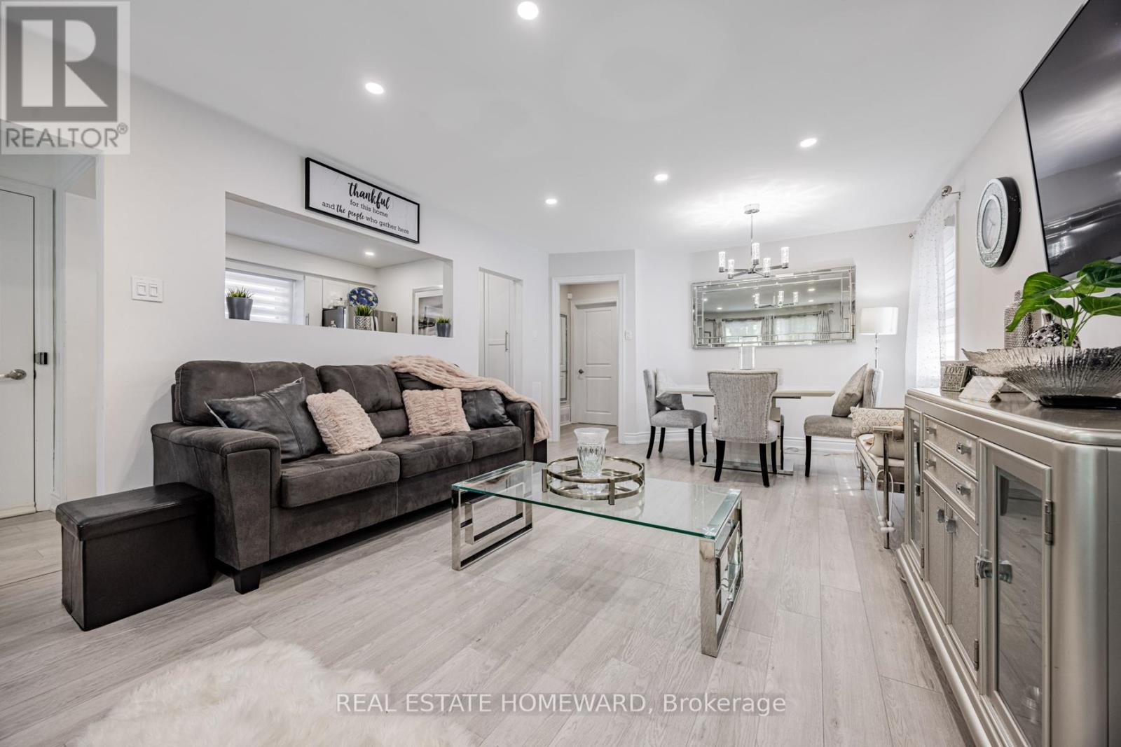 Photo 4 of 259 Windsor Street, Oshawa ON