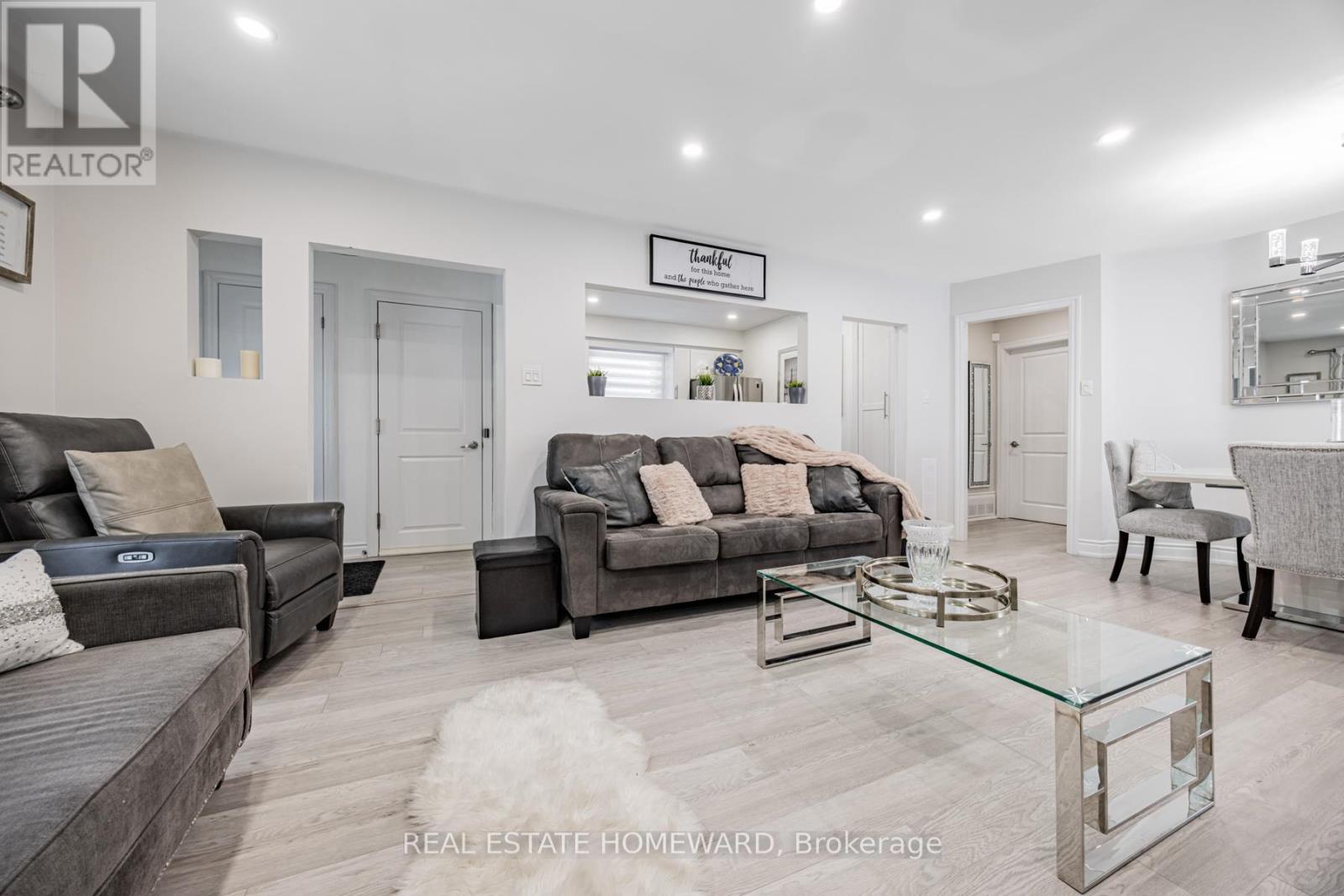 Photo 5 of 259 Windsor Street, Oshawa ON