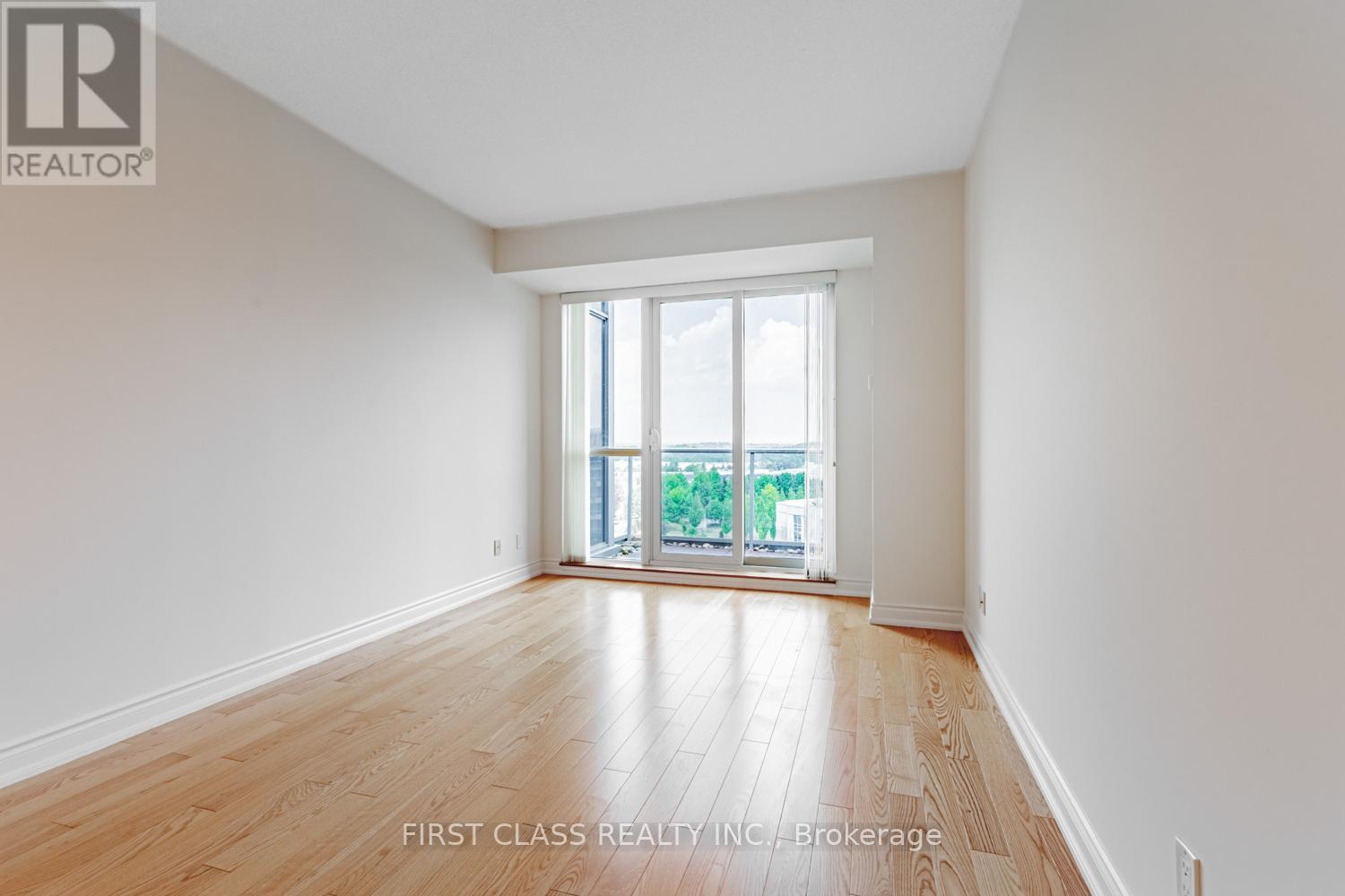 Photo 11 of 1685 23 Cox Boulevard, Markham ON