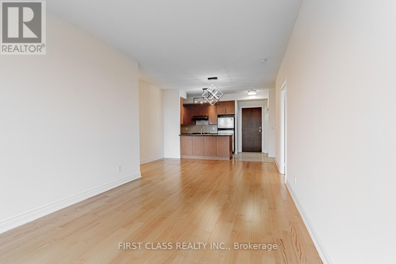 Photo 12 of 1685 23 Cox Boulevard, Markham ON
