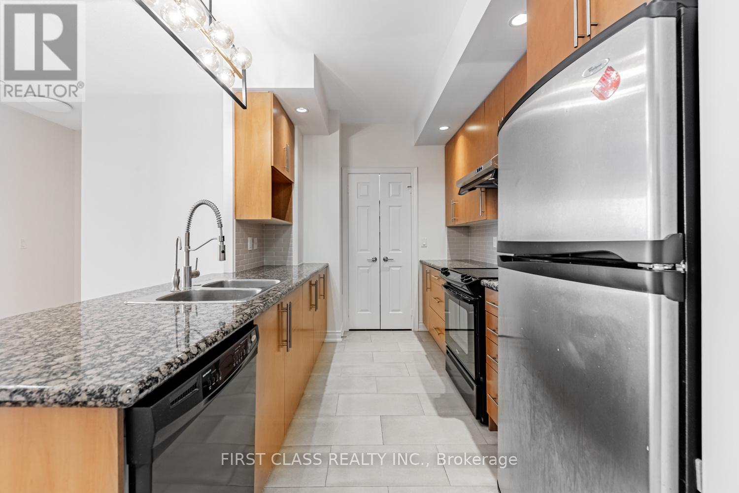Photo 3 of 1685 23 Cox Boulevard, Markham ON