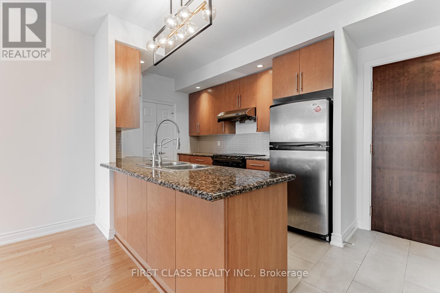 Photo 5 of 1685 23 Cox Boulevard, Markham ON