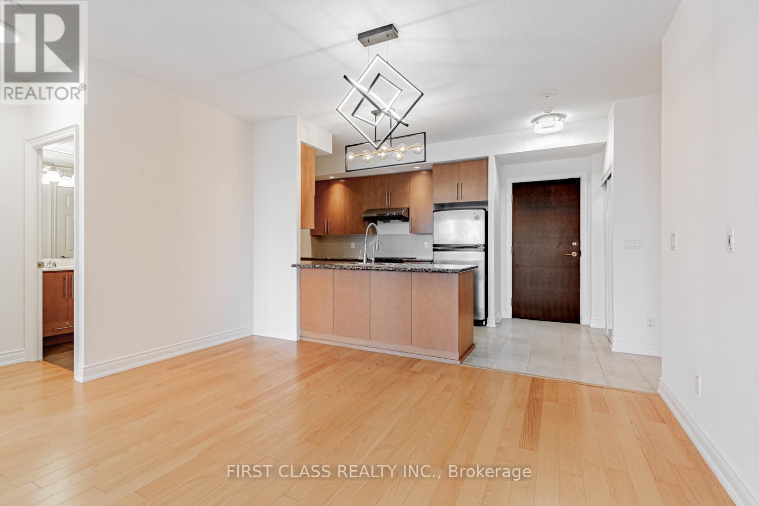 Photo 7 of 1685 23 Cox Boulevard, Markham ON