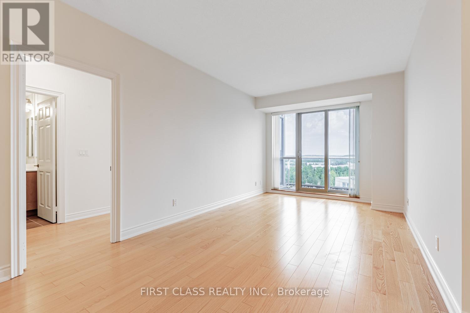 Photo 8 of 1685 23 Cox Boulevard, Markham ON