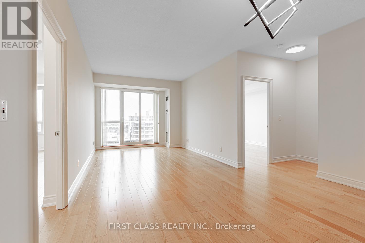 Photo 9 of 1685 23 Cox Boulevard, Markham ON