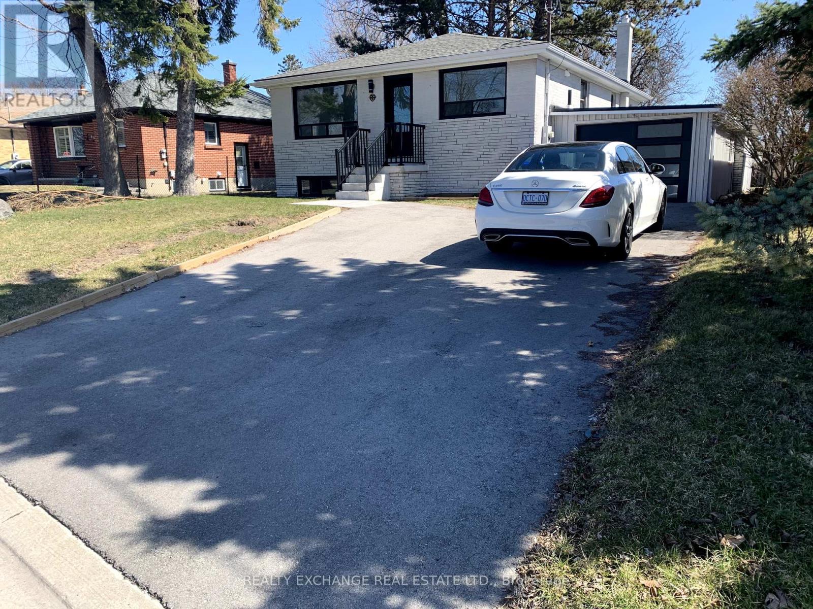 Photo 1 of Upper 89 Thornton Avenue, Bradford West Gwillimbury ON