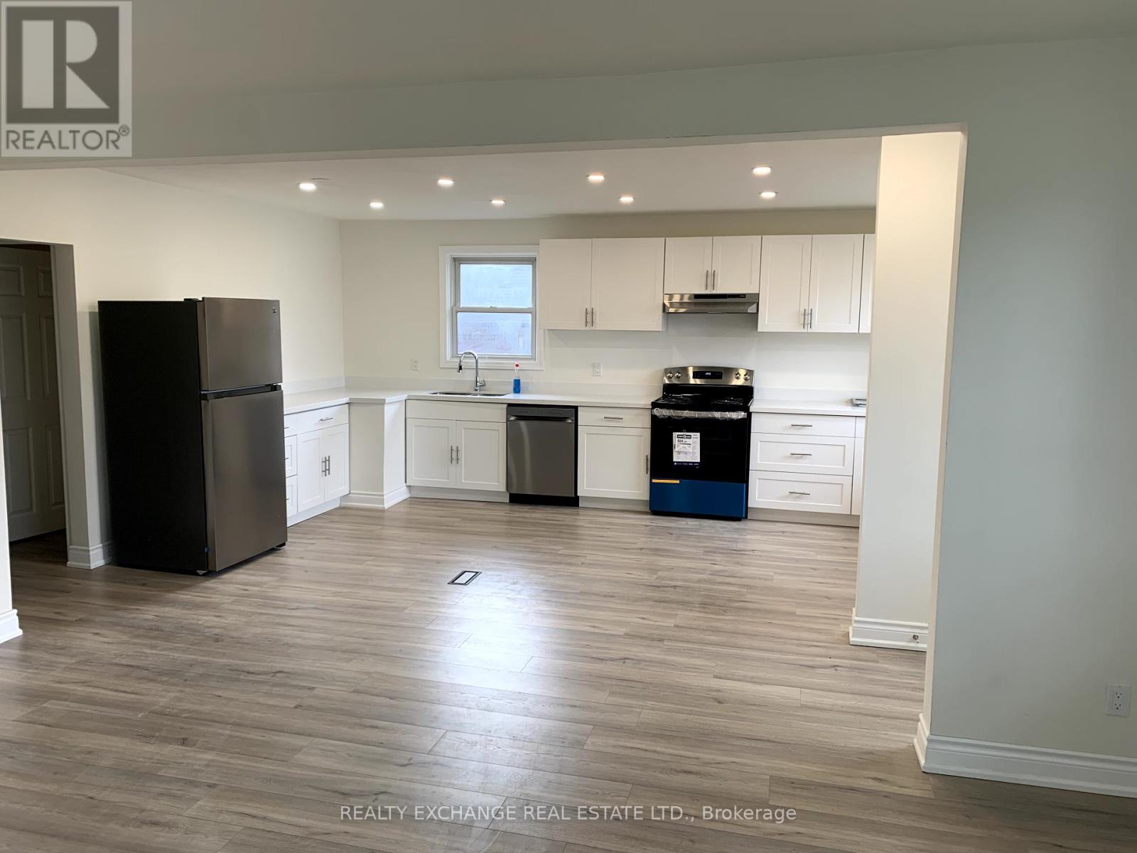 Photo 6 of Upper 89 Thornton Avenue, Bradford West Gwillimbury ON