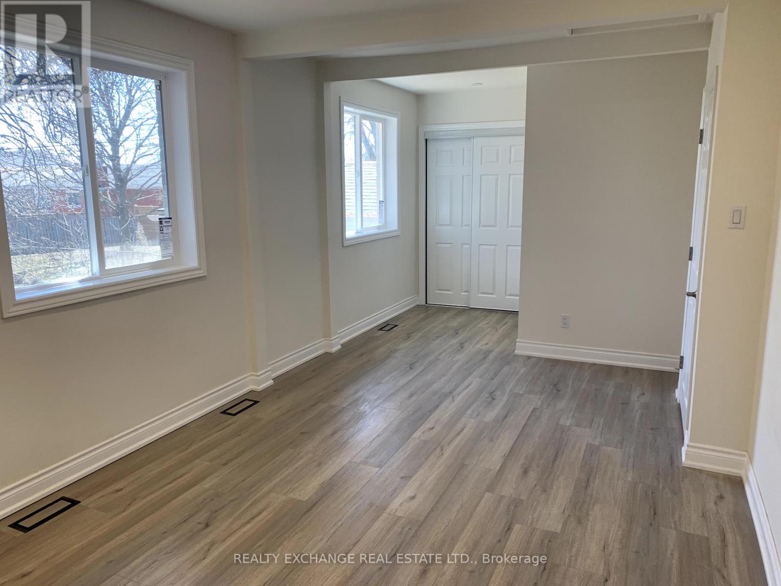 Photo 10 of Upper 89 Thornton Avenue, Bradford West Gwillimbury ON