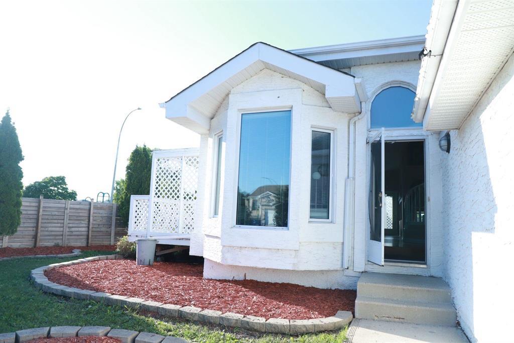 Photo 5 of 3 Hochman Avenue S, Winnipeg MB