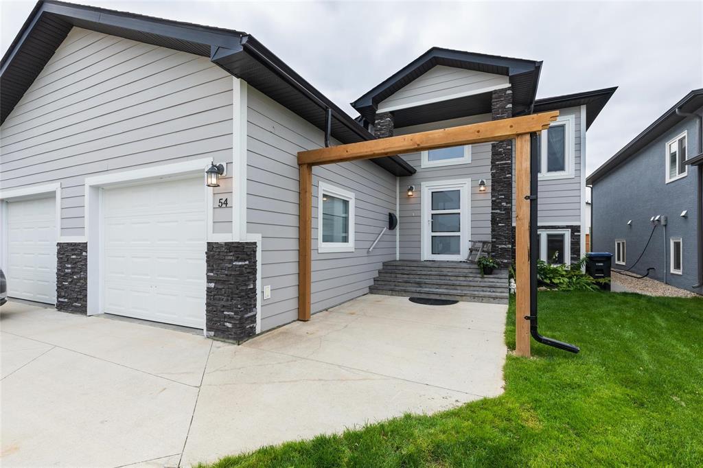 Photo 2 of 54 Parkhill Crescent, Steinbach MB