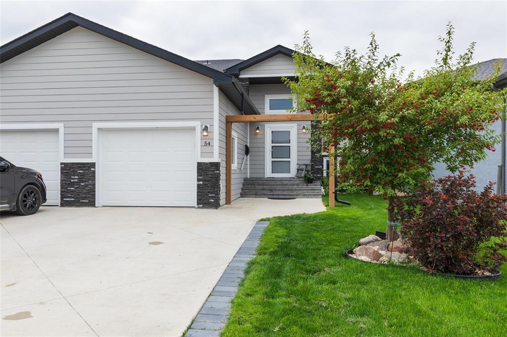 Photo 35 of 54 Parkhill Crescent, Steinbach MB