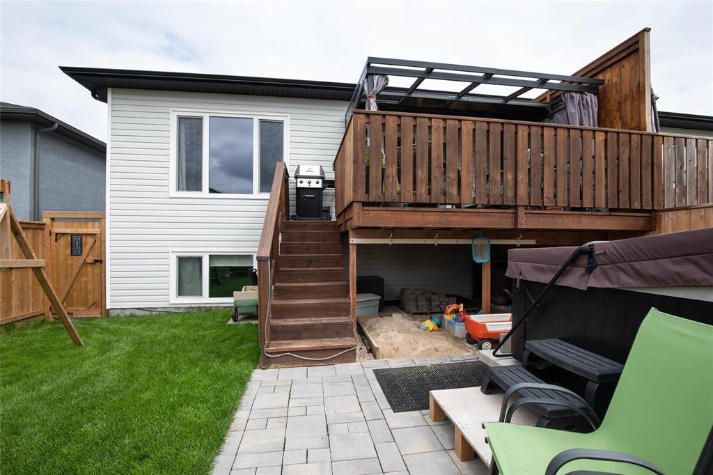 Photo 6 of 54 Parkhill Crescent, Steinbach MB