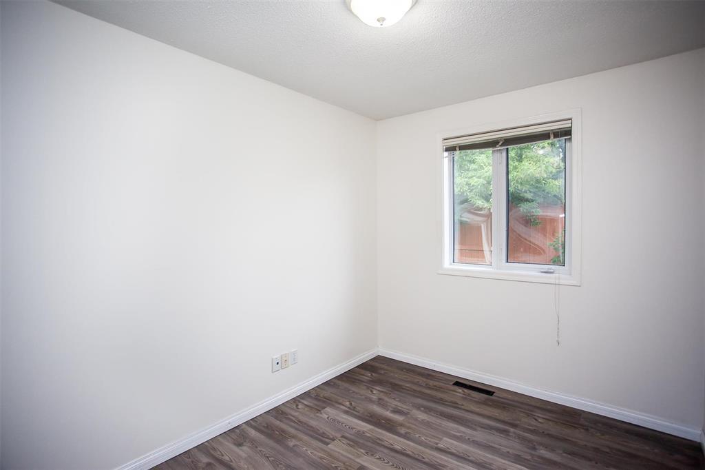Photo 13 of 54 Jameswood Drive, Winnipeg MB