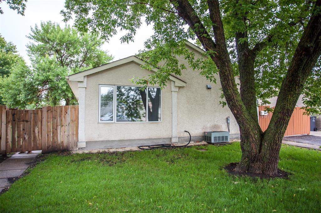 Photo 26 of 54 Jameswood Drive, Winnipeg MB