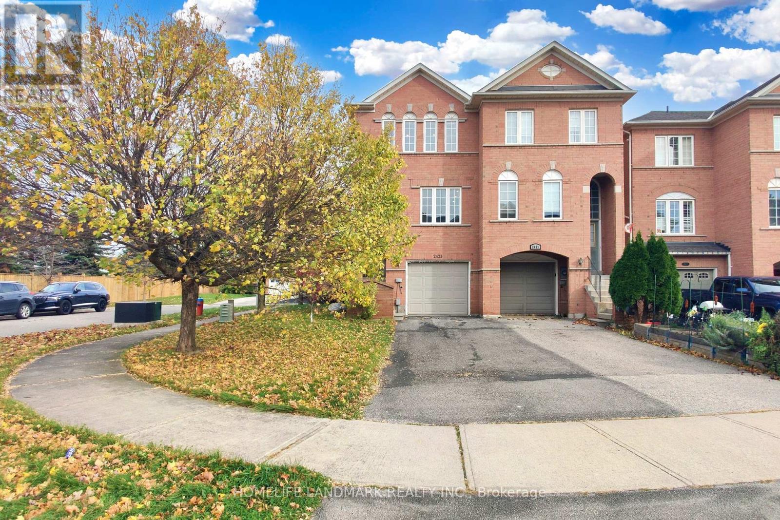 Photo 6 of 2423 Ravinebrook Crescent, Oakville ON