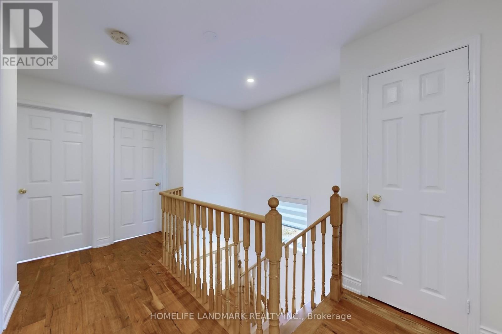 Photo 16 of 2423 Ravinebrook Crescent, Oakville ON