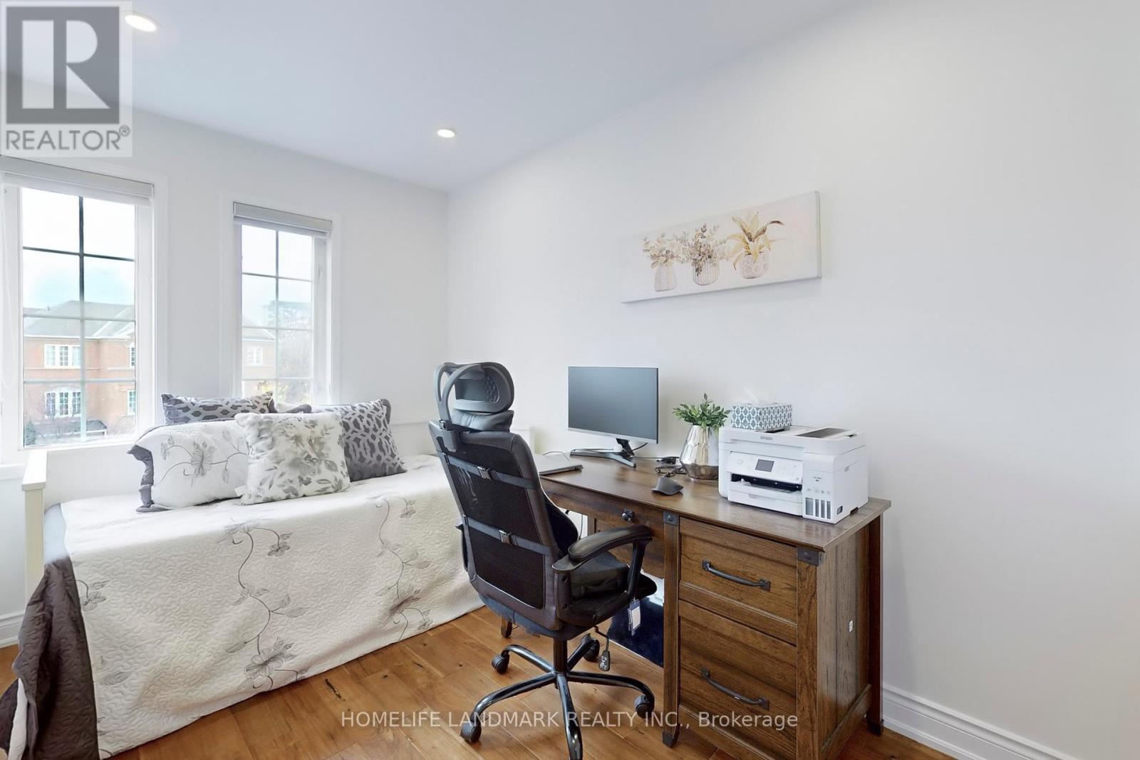 Photo 19 of 2423 Ravinebrook Crescent, Oakville ON