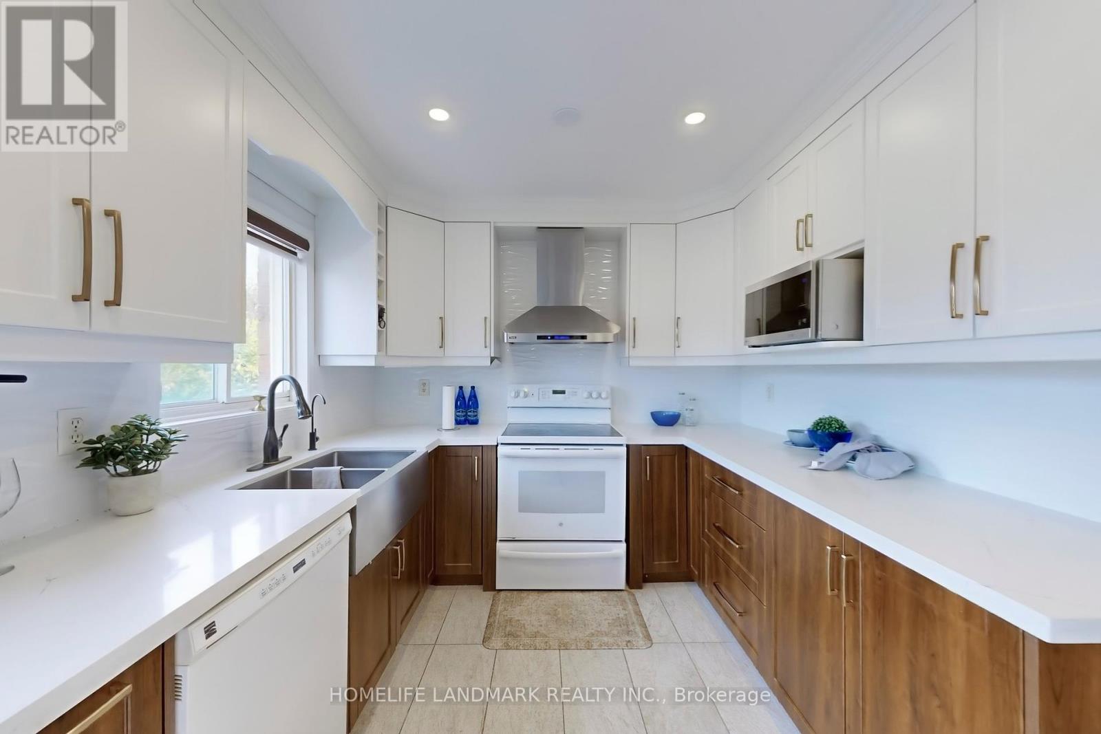 Photo 1 of 2423 Ravinebrook Crescent, Oakville ON