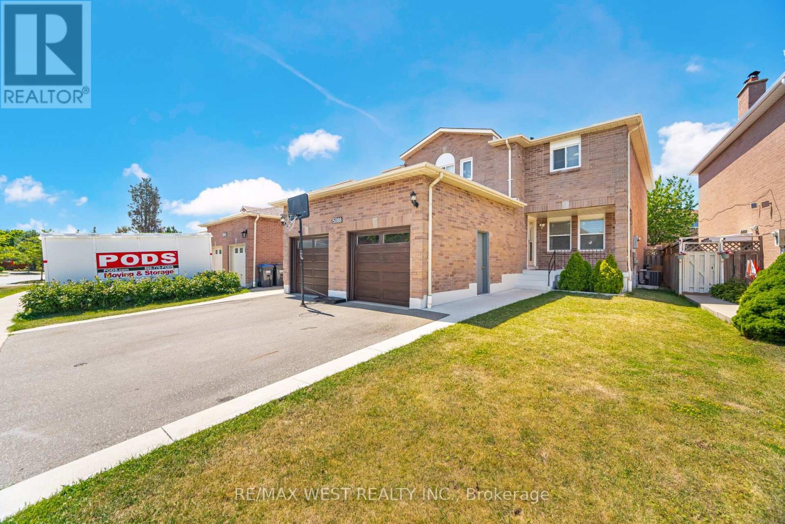Photo 30 of 5088 Guildwood Way, Mississauga ON