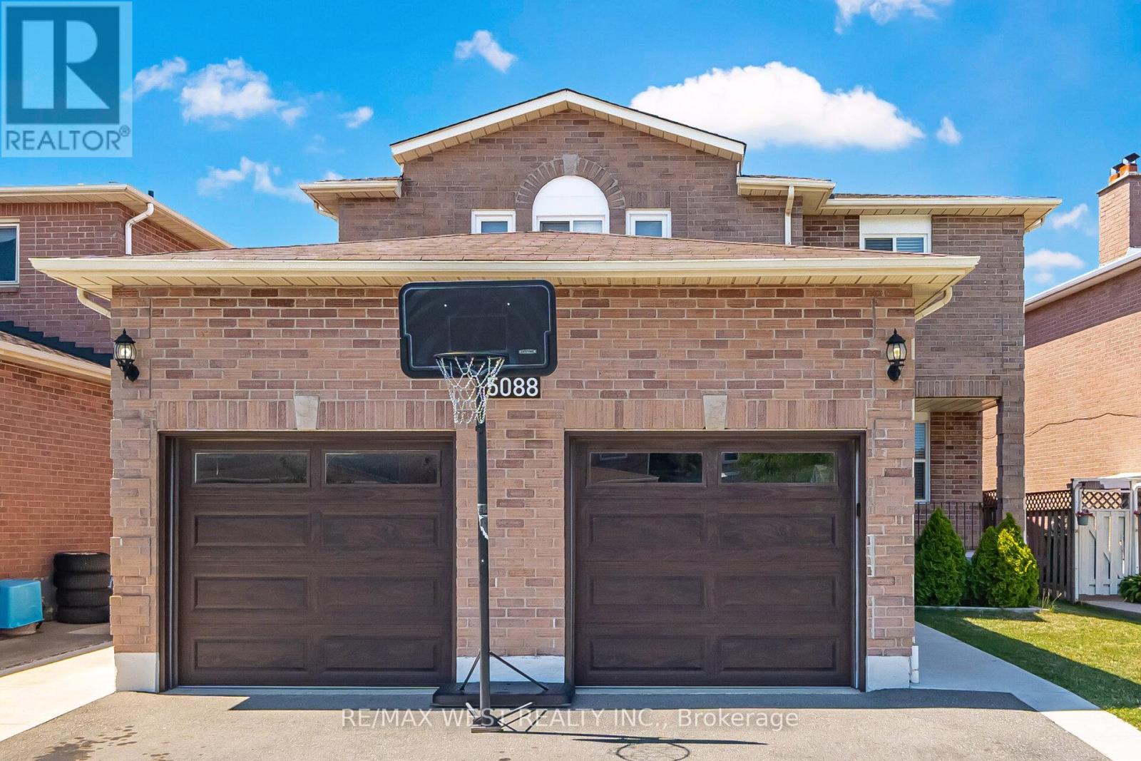 Photo 6 of 5088 Guildwood Way, Mississauga ON