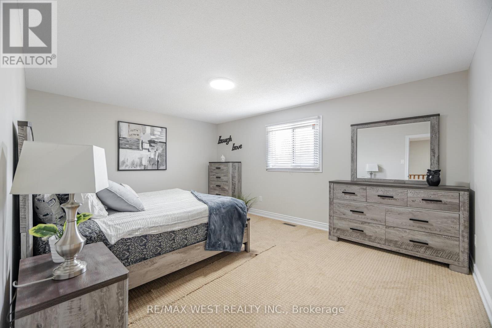 Photo 26 of 5088 Guildwood Way, Mississauga ON