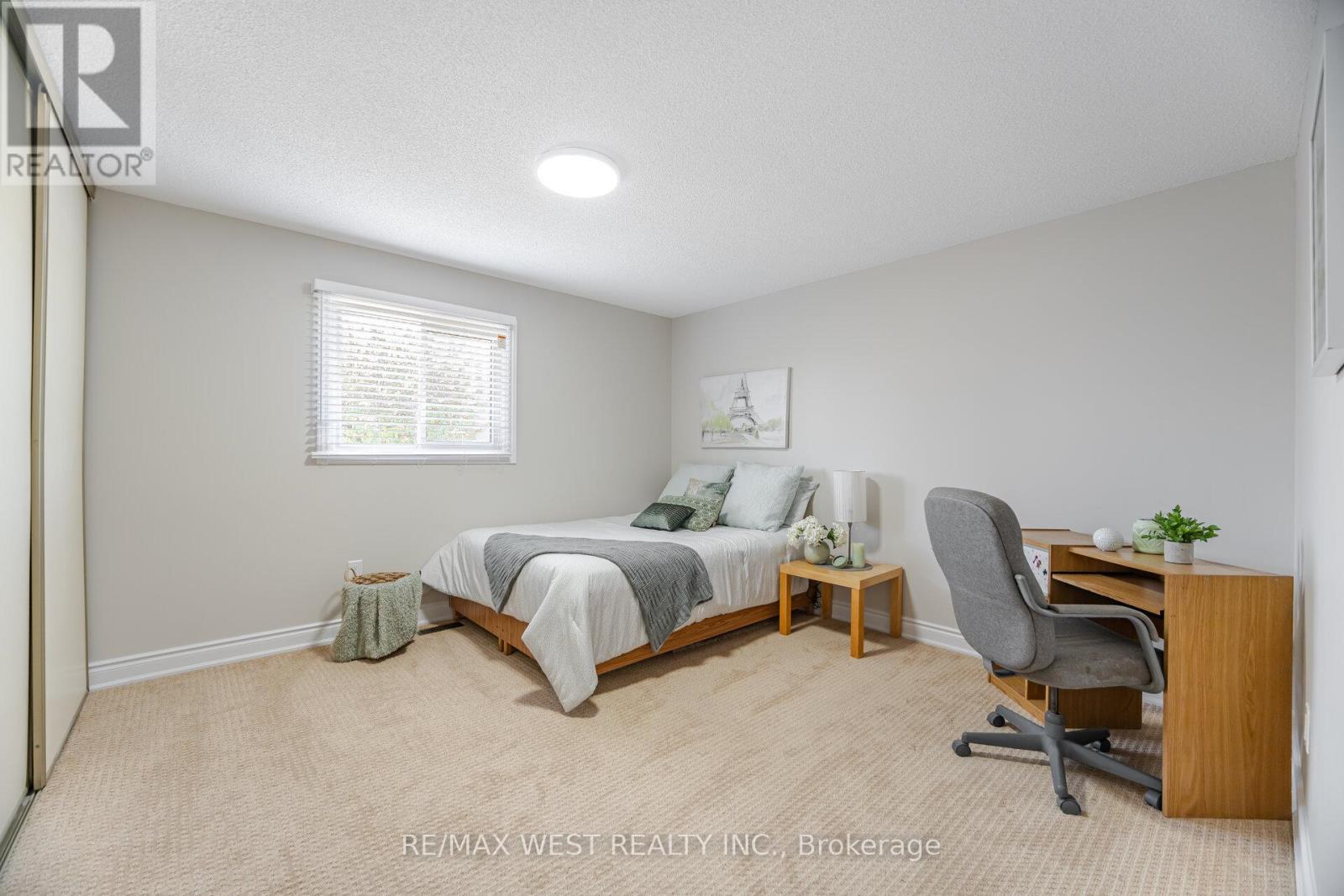 Photo 4 of 5088 Guildwood Way, Mississauga ON