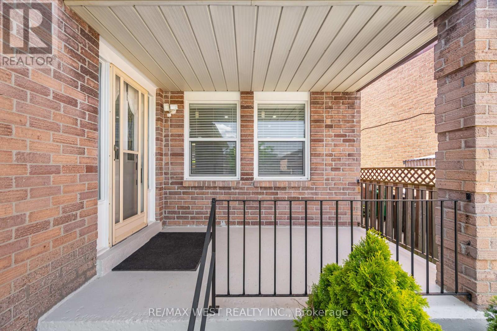 Photo 19 of 5088 Guildwood Way, Mississauga ON