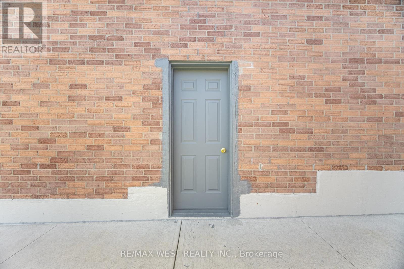 Photo 3 of 5088 Guildwood Way, Mississauga ON